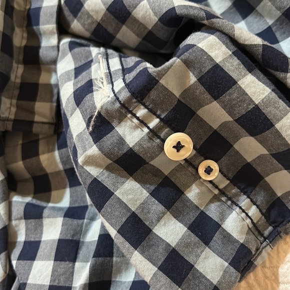 Abercrombie & Fitch Button Down. XXL - Picture 9 of 9